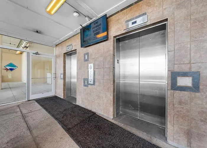 Apartment Crystal Shores West 1102 By Youngs Suncoast