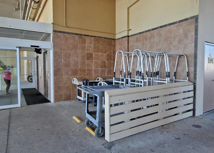 Apartment Crystal Shores West 1102 By Youngs Suncoast *